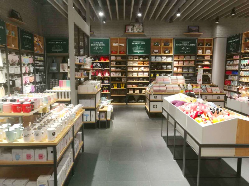 戀惠優(yōu)品 全新展廳布局設(shè)計(jì)，打造連鎖品牌氣質(zhì)范兒